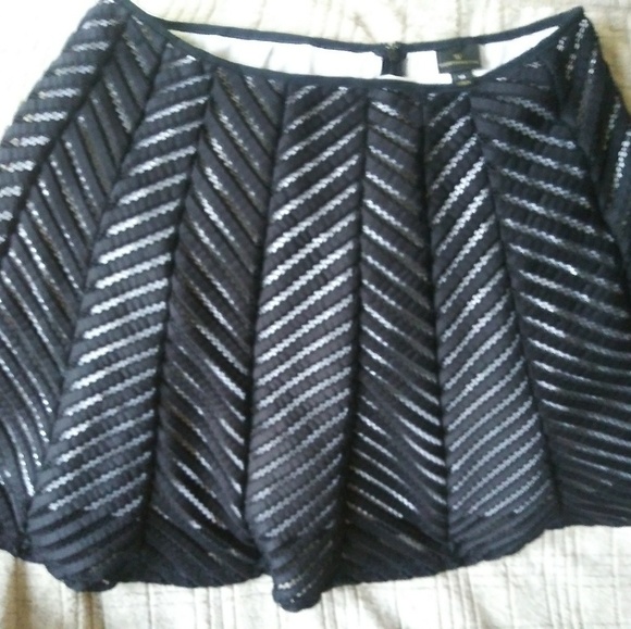 Above the knee poly lined skirt - Picture 1 of 1